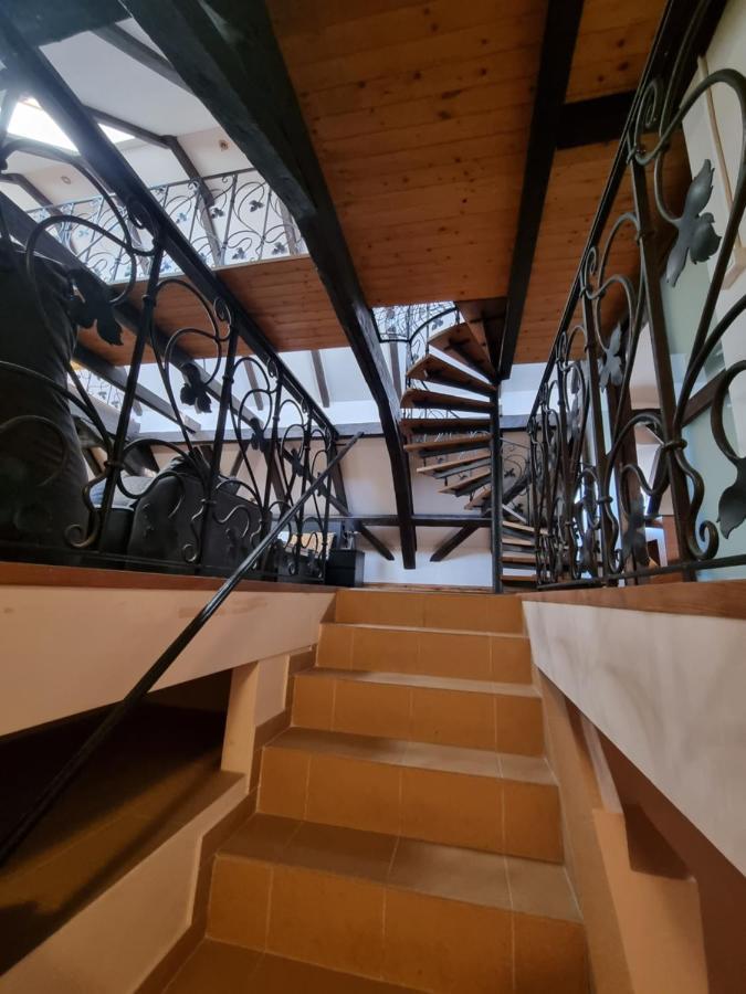 Galerie Vila Lucia 5 -Loft Apartman เปิลเซน ภายนอก รูปภาพ